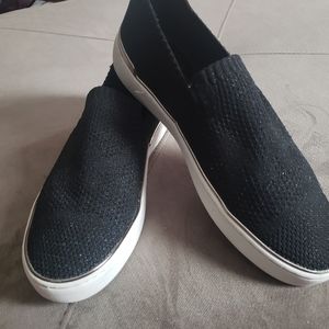 SLIGHTLY WORN Michael Kors slip on sneakers
